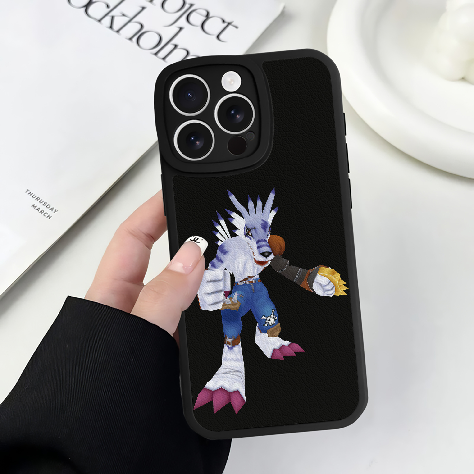 （画像用） Digimon デジタルモンスター/デジモン 【iPhone 16シリーズ対応】シリコンスマホケース（レザー調） 材質：シリコン